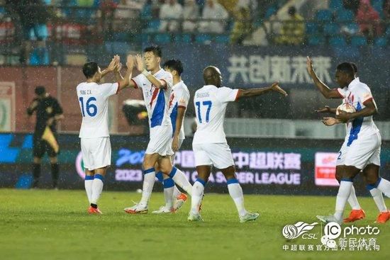 学生的妈妈3中字讲话的背景资料